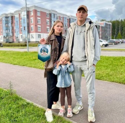 Сергей и Анна купили 3евро квартиру по Семейной ипотеке, а найденные документы и фотографии из личного архива писателя Юрия Сергеевича Рытхэу были переданы внучке писателя