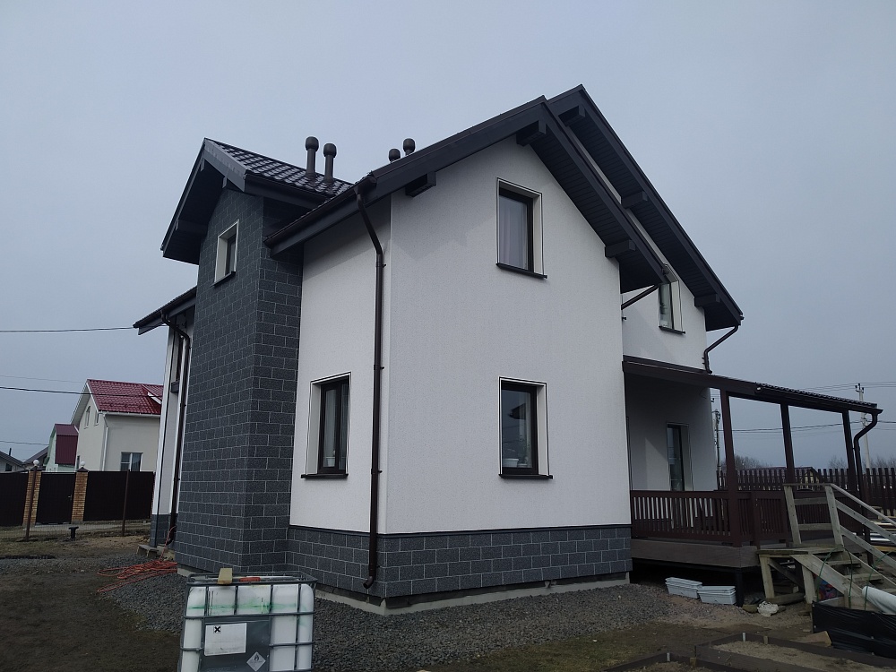 Фасадные панели под штукатурку Vinylit на объекте в Ленинградской области