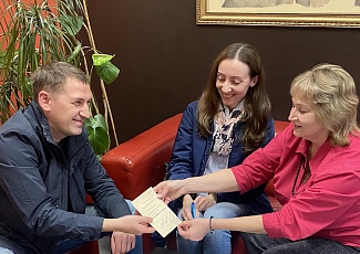 Олег продал студию на канале Грибоедова и купил 2 квартиры, а  каталог выставки 1913 г. картин И.И. Крылова с дарственной надписью передан в фонды Новочеркасского музея истории донского казачества.