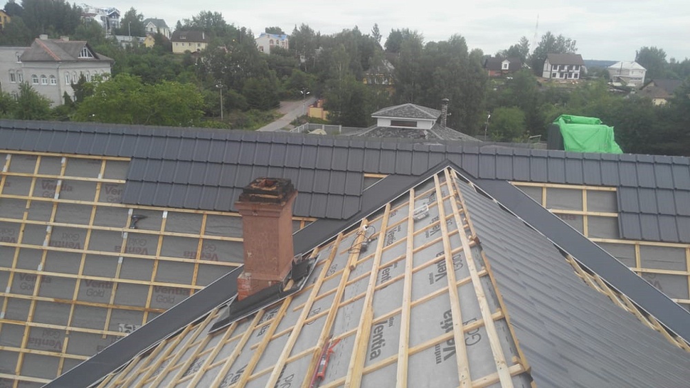 Модульная металлочерепица Ruukki Frigge на объекте в Мистолово