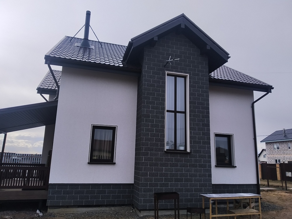 Фасадные панели под штукатурку Vinylit на объекте в Ленинградской области